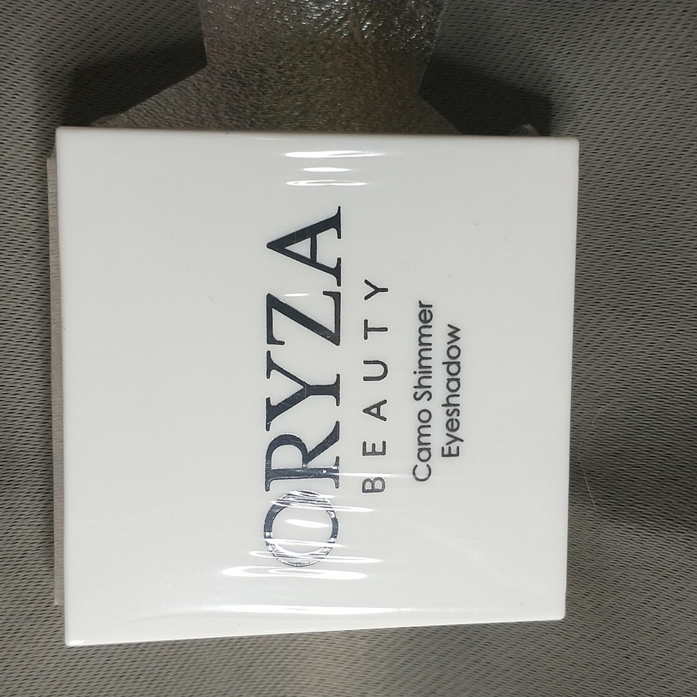 Oryza beauty camo shimmer eyeshadow